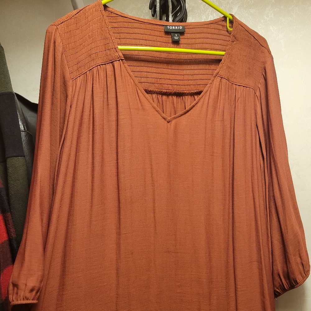 3/4 length sleeve torrid top